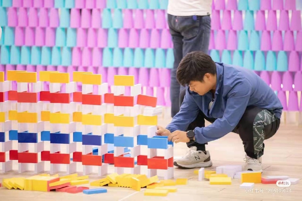 主題團建市場迎來創(chuàng)新升級，沉浸式體驗與個性化定制成新趨勢